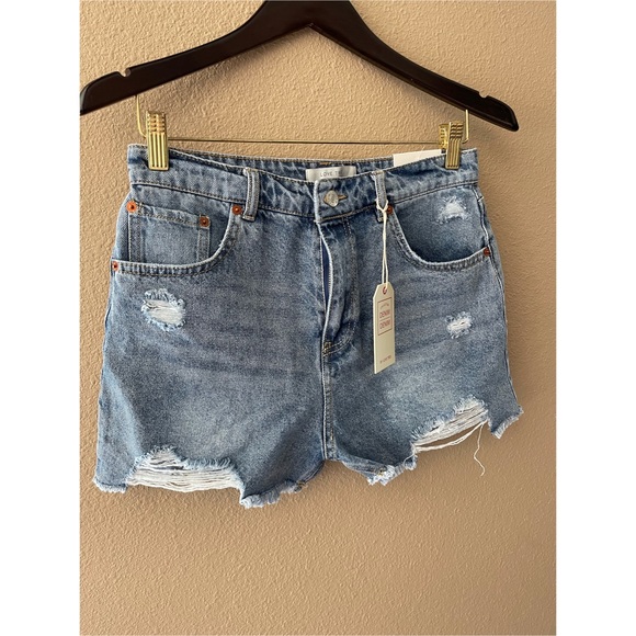 High rise distressed denim shorts - Picture 5 of 5